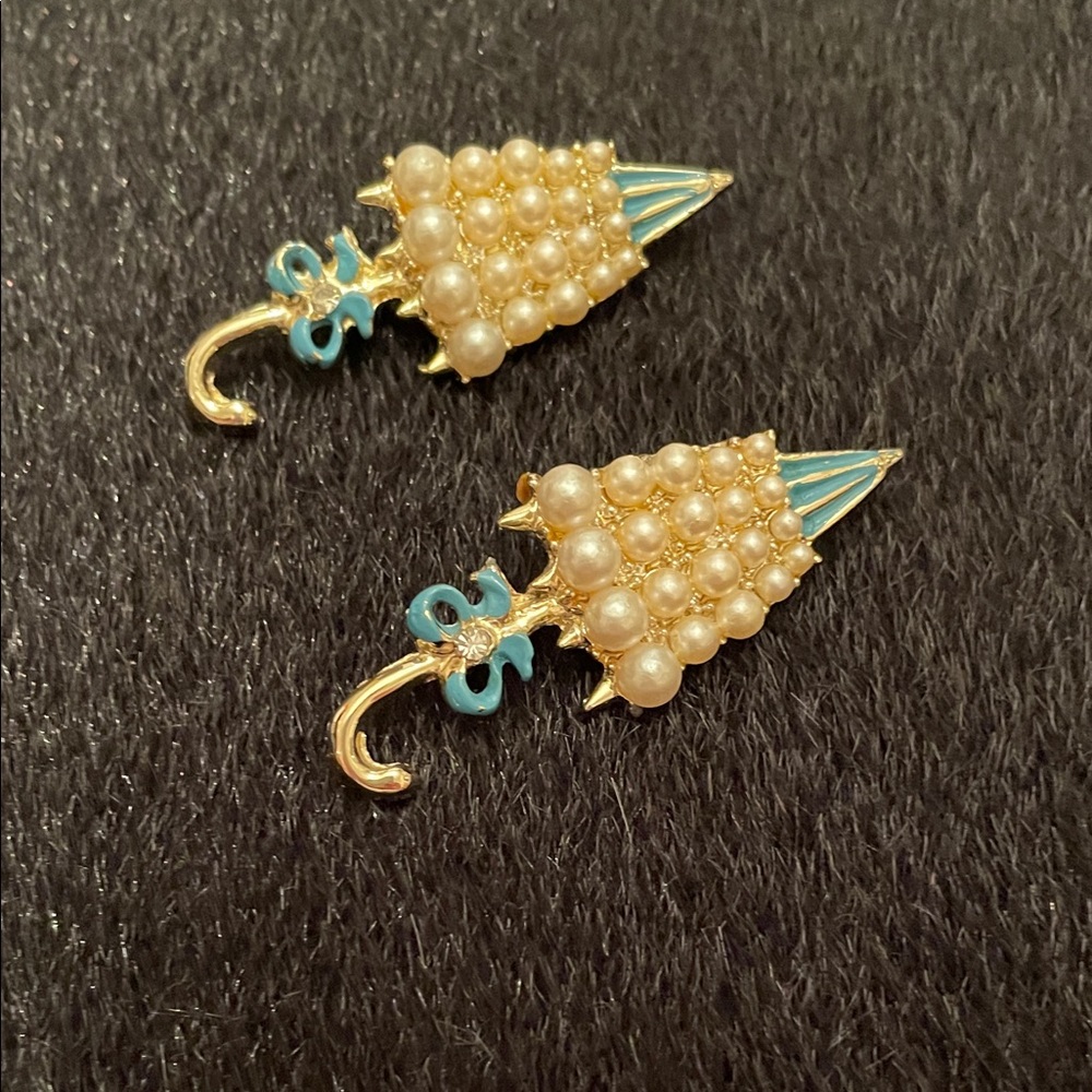 Vintage umbrella/parasol brooches (2)